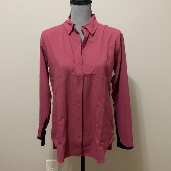 Under Armour Tops - 💕5/$15 Under Armour UPF 50, New with tags size Medium